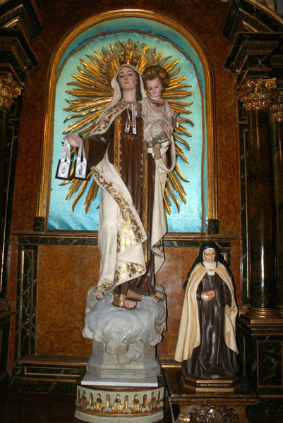 Imagen de Nuestra Señora del Carmen y Santa Maravillas de Jesús en la Iglesia de la Concepción Real de Calatrava