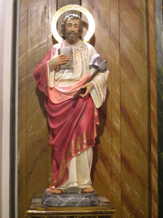 Imagen de San Judas Tadeo con un hacha y un libro en la mano en la Iglesia de la Concepción Real de Calatrava