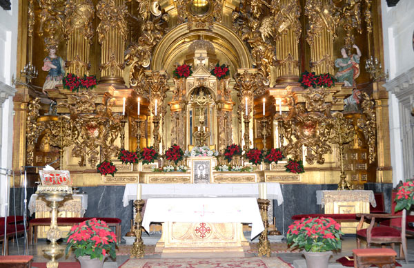 Panorámica del altar del retablo en la Iglesia de la Concepción Real de Calatrava